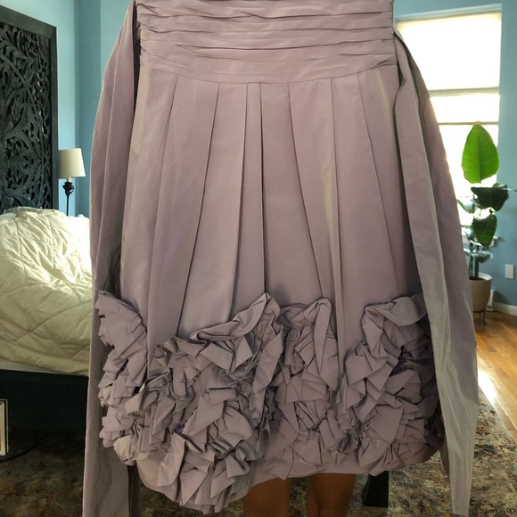 Gorgeous and flattering dress - Picture 4 of 5